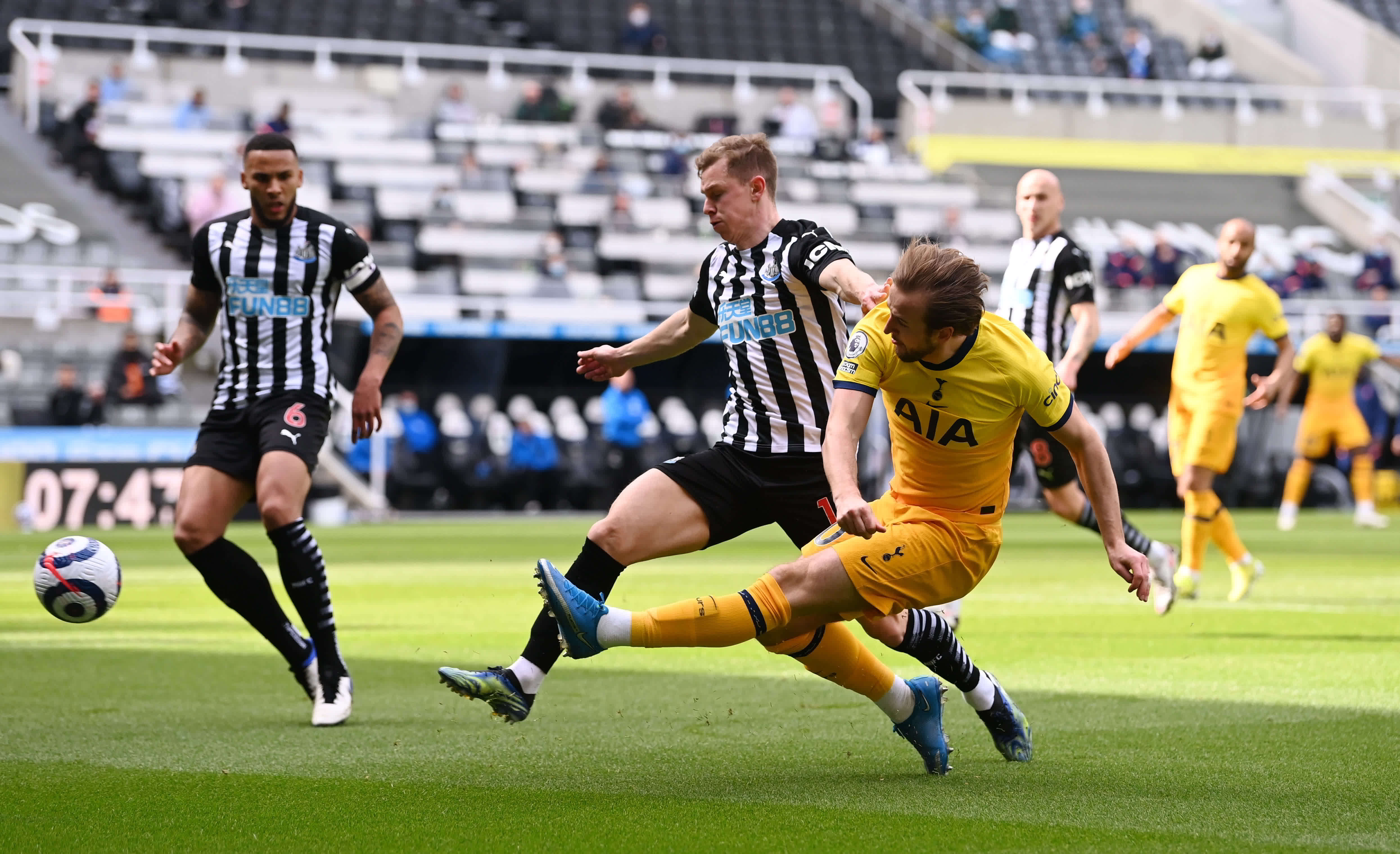 足球界频繁 足球界频繁